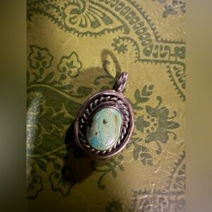 Vintage Navajo Sterling/Turquoise Oval Pendant